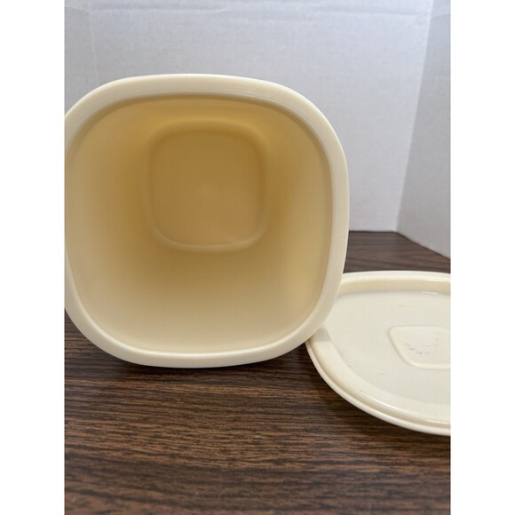 VTG Rubbermaid Servin’ Saver 6 Cup Almond #5 - Picture 5 of 7